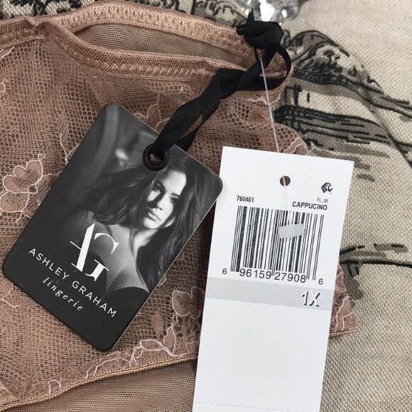 Ashley Graham Plus Size Front-Keyhole Lace Panty - Picture 4 of 9